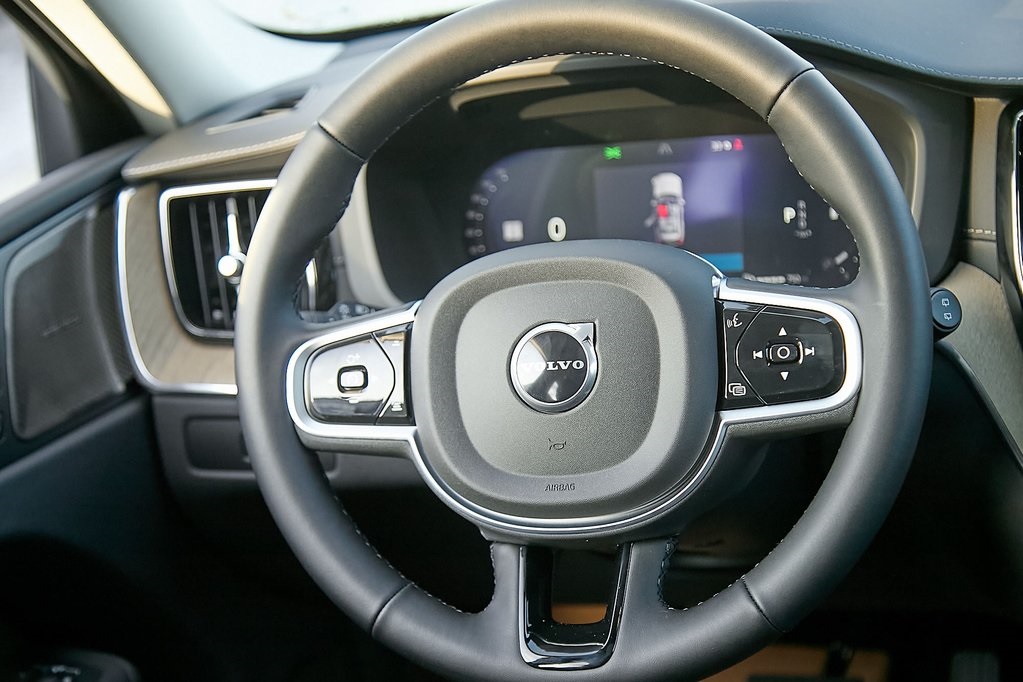 2026 VOLVO XC60 - Image 26