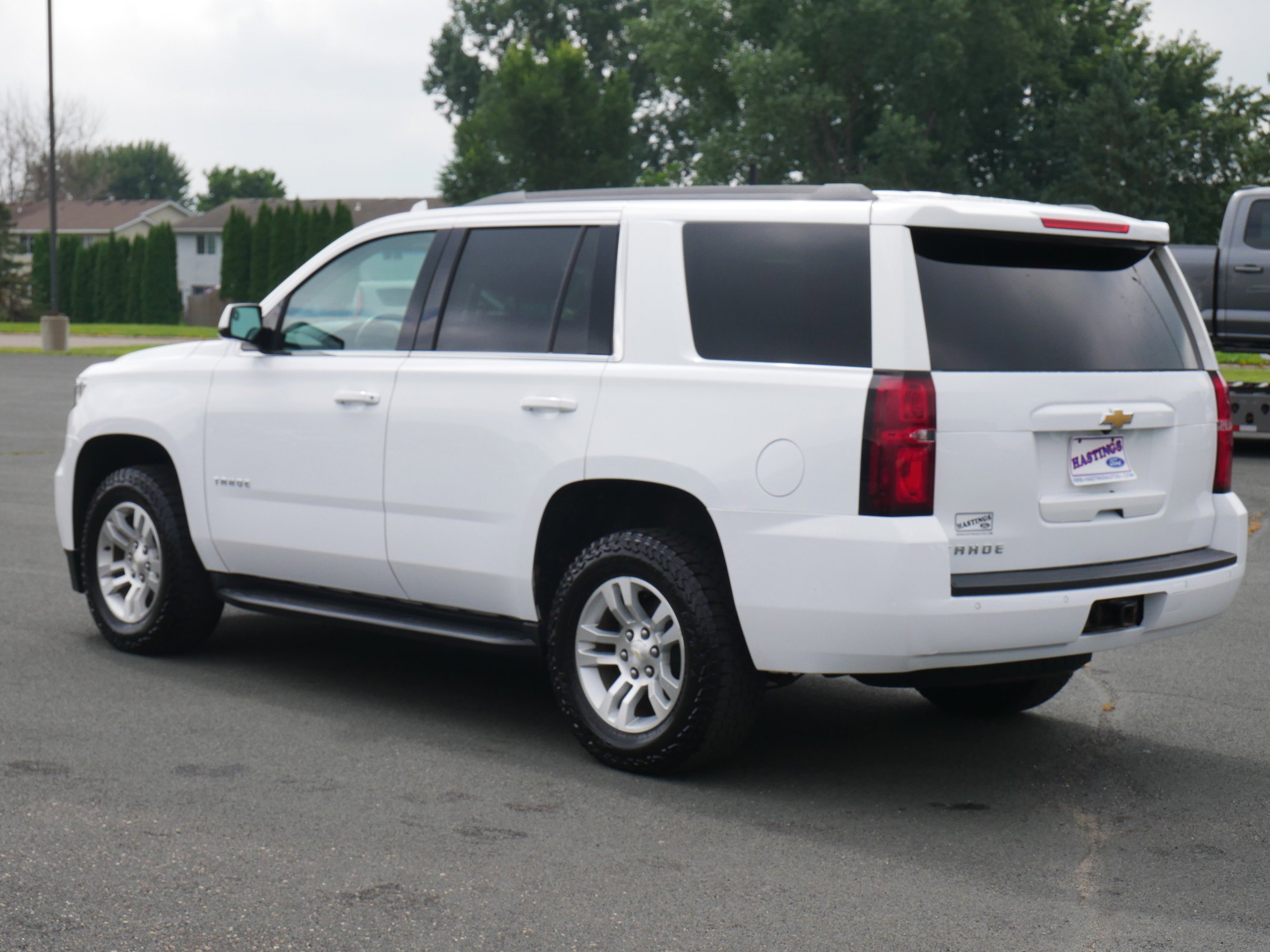 2019 Chevrolet Tahoe LS photo 2