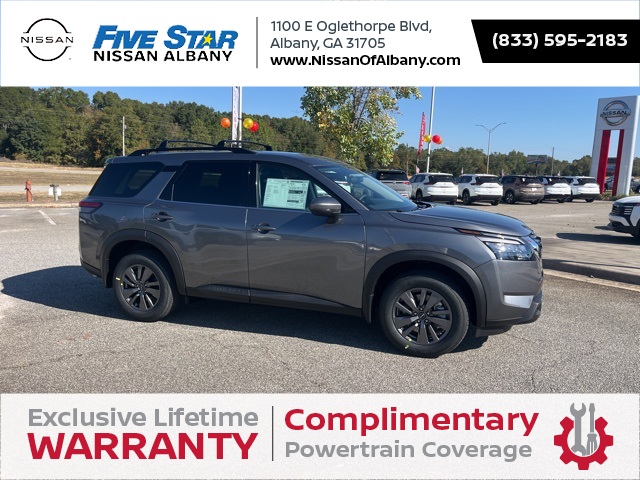 2025 Nissan Pathfinder SV's photo