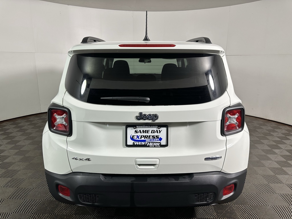 2022 Jeep Renegade Latitude photo 4