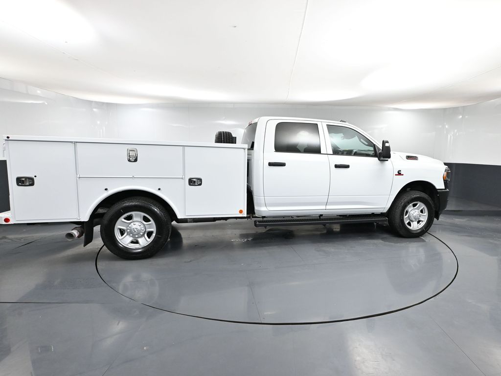 2024 Ram 3500 Tradesman photo 3