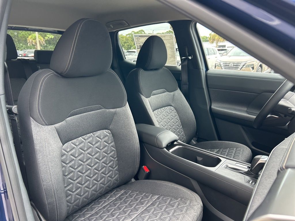 2025 Nissan Kicks SV photo 33