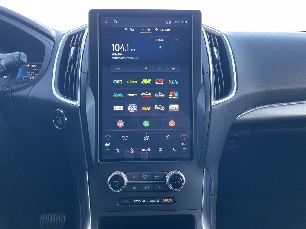 2024 Ford Edge Titanium photo 16