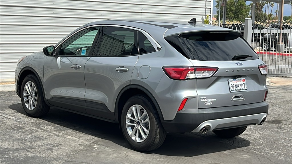 2022 Ford Escape SE photo 3