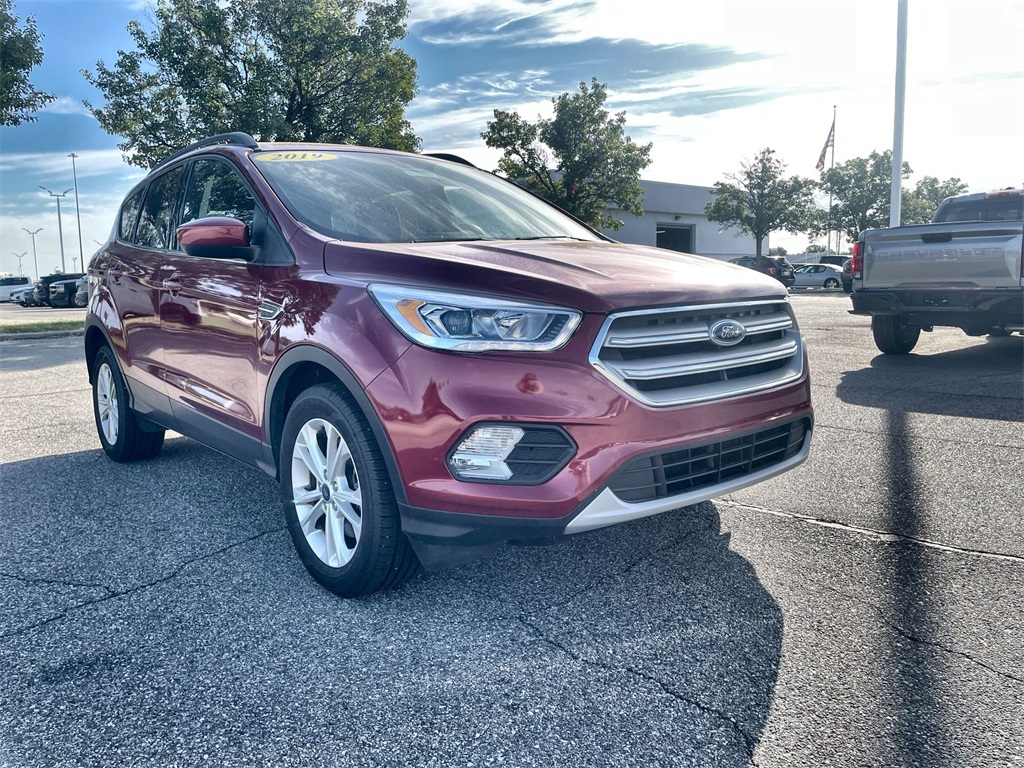 2019 Ford Escape SEL photo 2