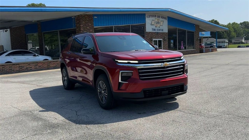 2026 Chevrolet Traverse photo 2
