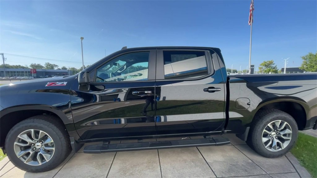 2026 Chevrolet Silverado 1500 RST photo 4