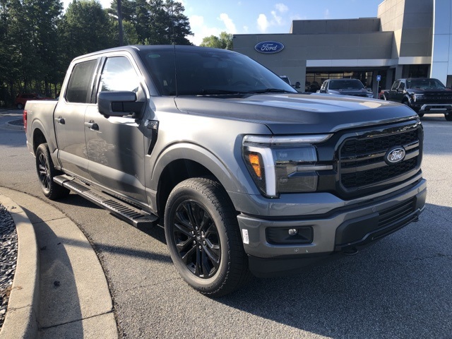 2025 Ford F-150 Lariat photo 2