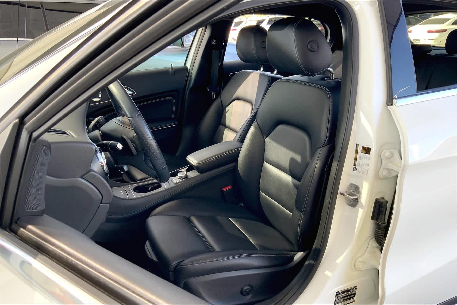 2020 Mercedes Benz GLA 250 4MATIC photo 4