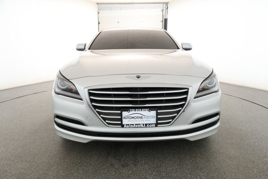 2016 Hyundai Genesis photo 2