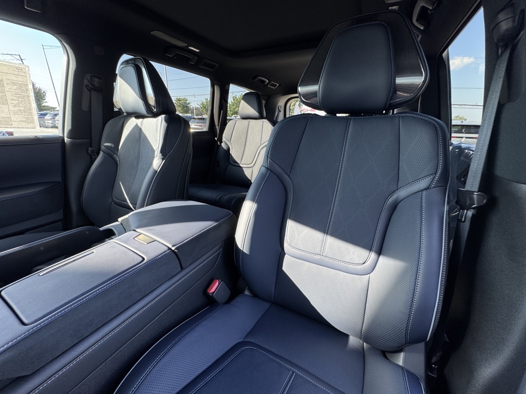 2026 Infiniti QX80 Sensory photo 15