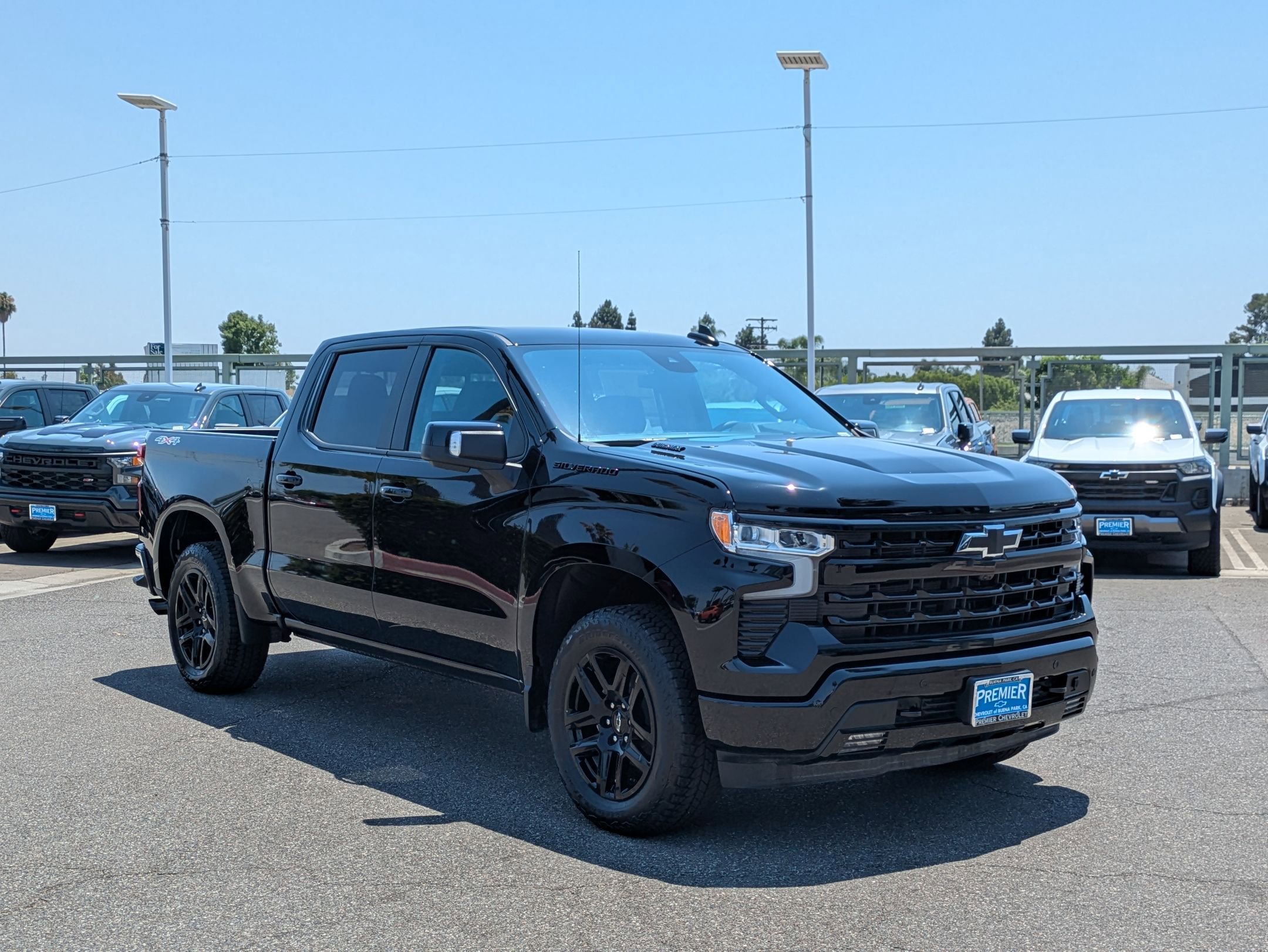 2025 Chevrolet Silverado 1500 RST photo 4