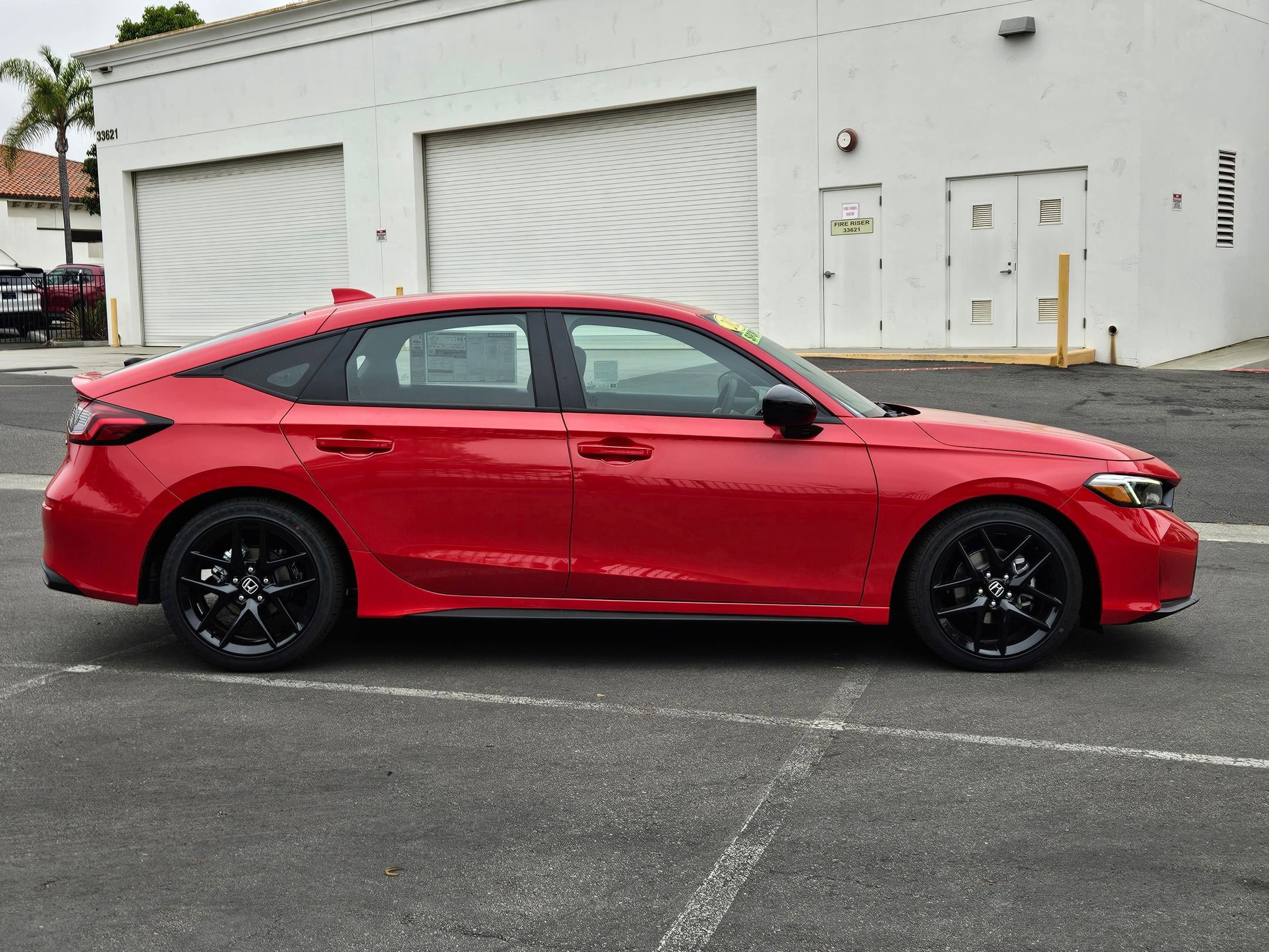 2025 Honda Civic Hatchback Sport photo 4