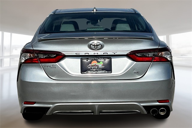 2021 Toyota Camry SE photo 3
