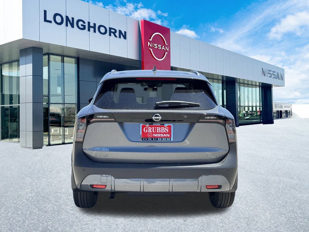 2025 Nissan Kicks SV photo 3