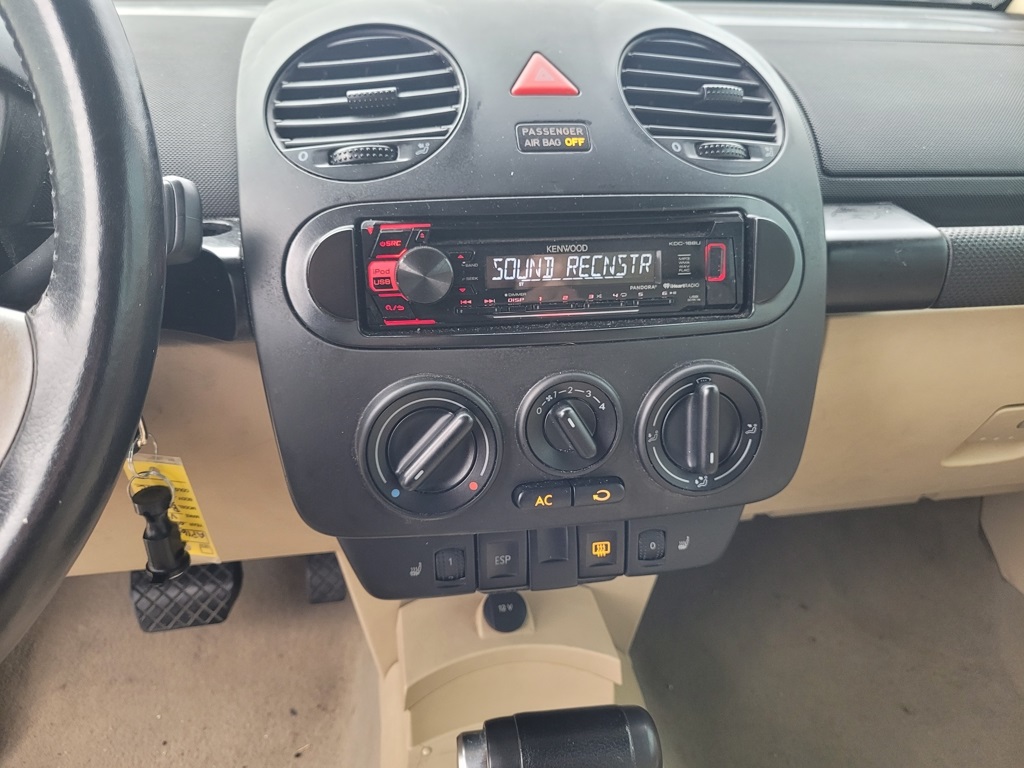 2005 Volkswagen Beetle GLS photo 13