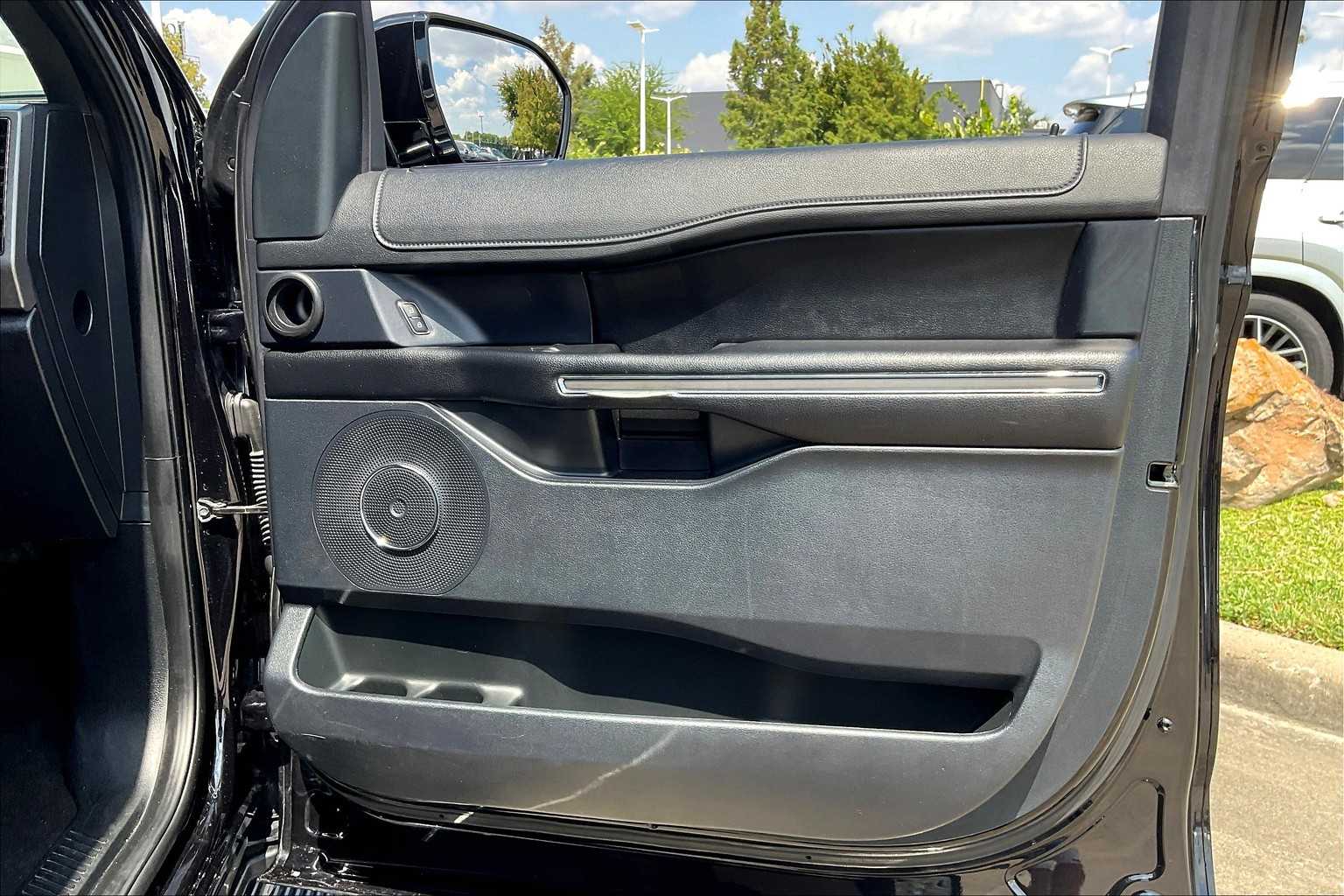 2020 Ford Expedition XLT photo 20