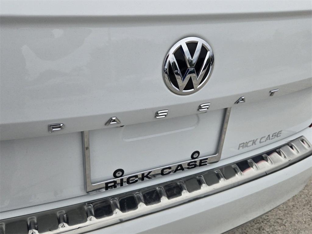 2022 Volkswagen Passat 2.0T SE photo 14