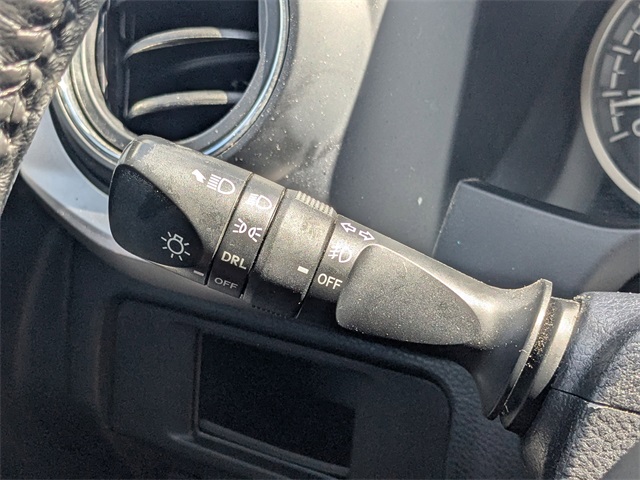 2019 Toyota Tacoma SR5 photo 27
