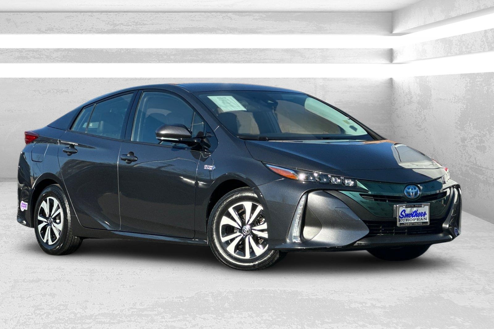 2018 Toyota Prius Prime Premium's photo