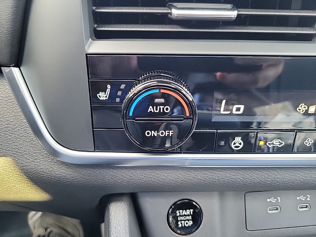2026 Nissan Rogue SV photo 14