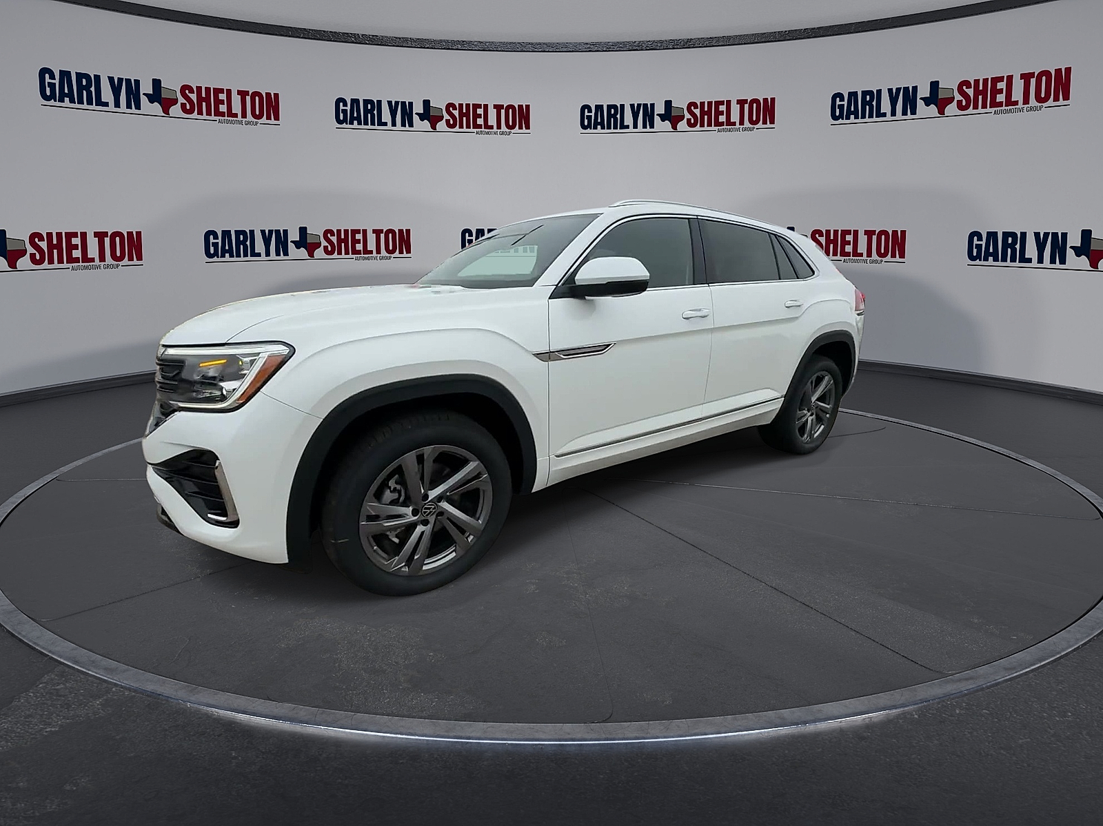 2024 Volkswagen Atlas Cross Sport SEL R-Line photo 4