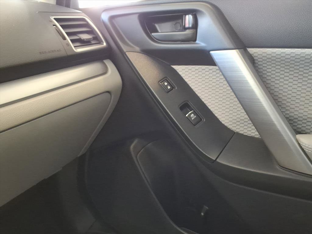 2018 Subaru Forester Premium photo 22