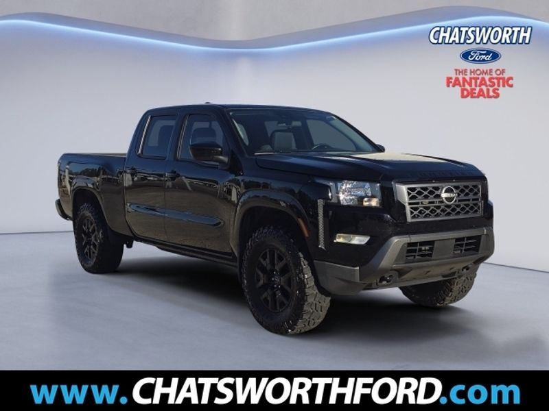 2023 Nissan Frontier SV's photo