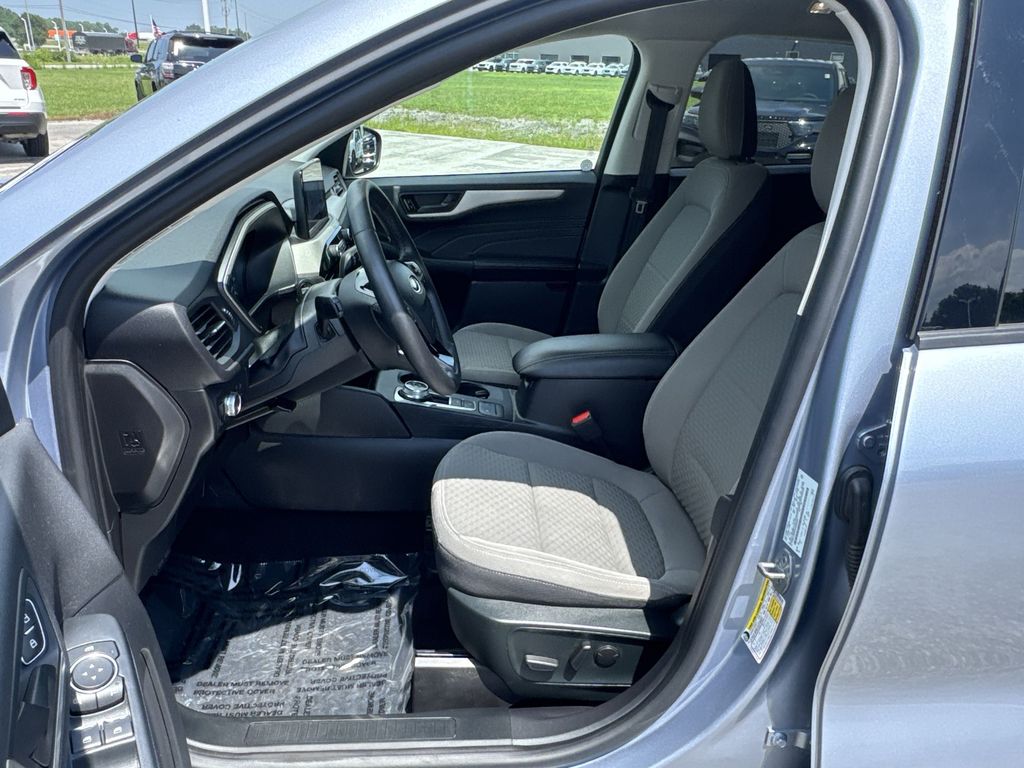 2022 Ford Escape SE photo 13