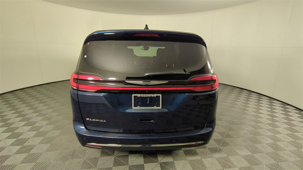 2025 Chrysler Pacifica photo 4