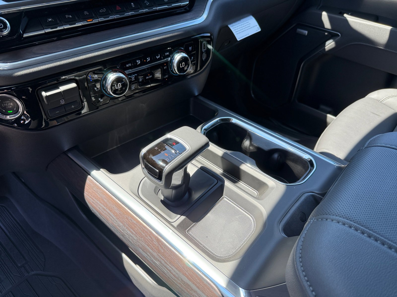 2025 Gmc Sierra SLT photo 13