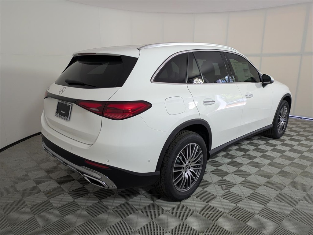 2026 Mercedes Benz GLC 300 photo 2