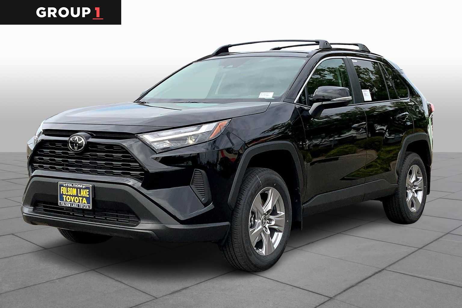 2025 Toyota RAV4 XLE's photo