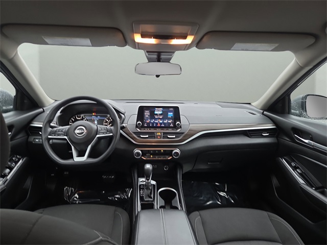 Used 2023 Nissan Altima SV with VIN 1N4BL4DV8PN367597 for sale in Raynham, MA