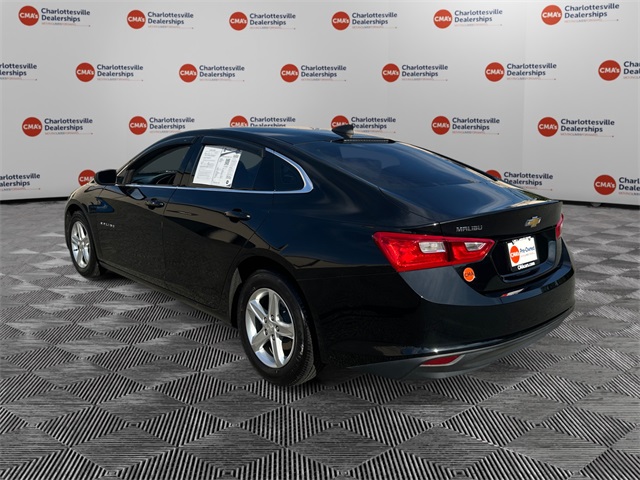 2022 Chevrolet Malibu LS photo 3