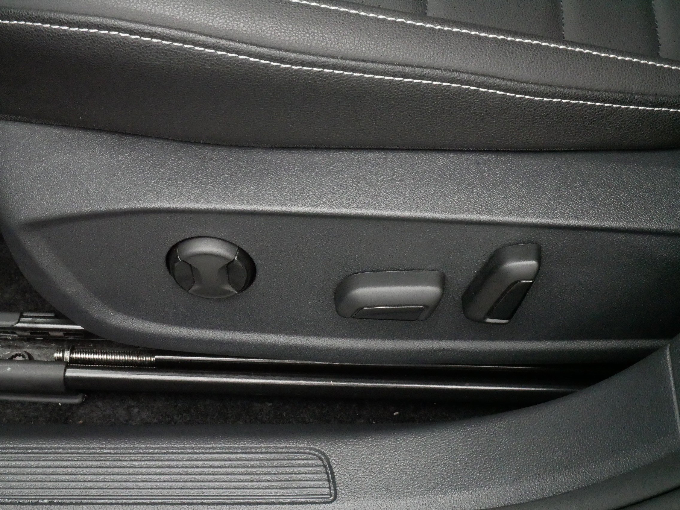 2024 Volkswagen Jetta SE photo 18