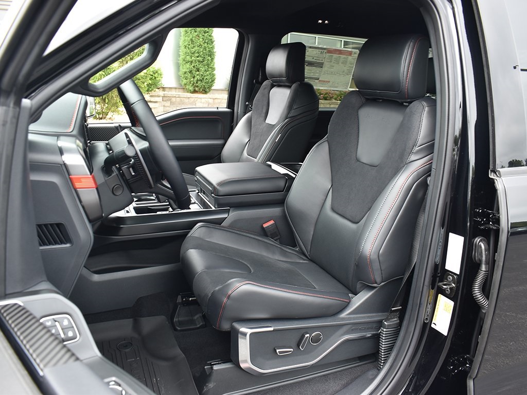 2025 Ford F-150 Raptor photo 5