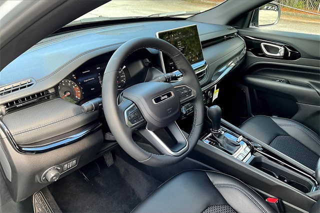 2026 Jeep Compass Latitude Altitude photo 3