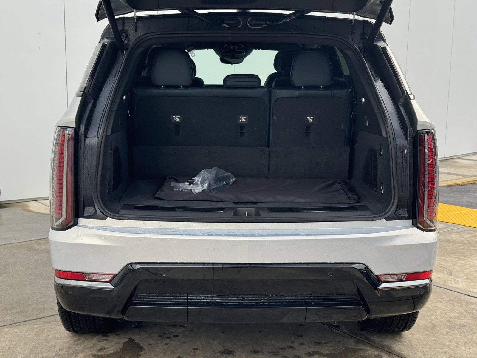 2025 Cadillac Escalade IQ Sport photo 9