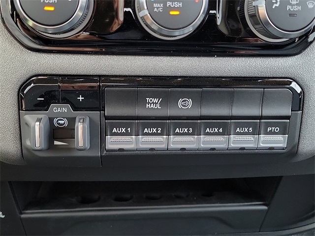 2025 Ram 4500 Tradesman photo 15