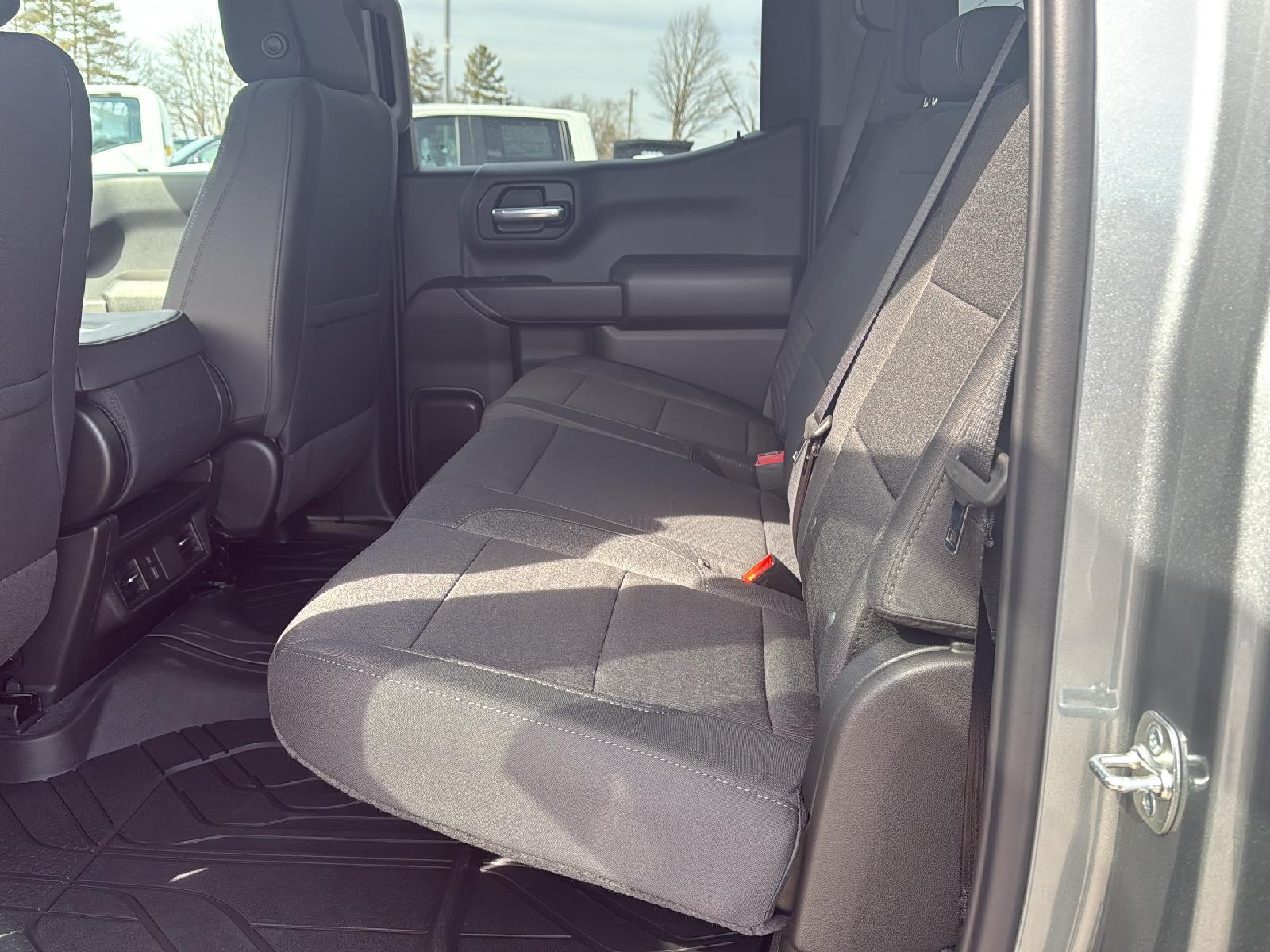2025 Chevrolet Silverado 1500 Custom photo 10