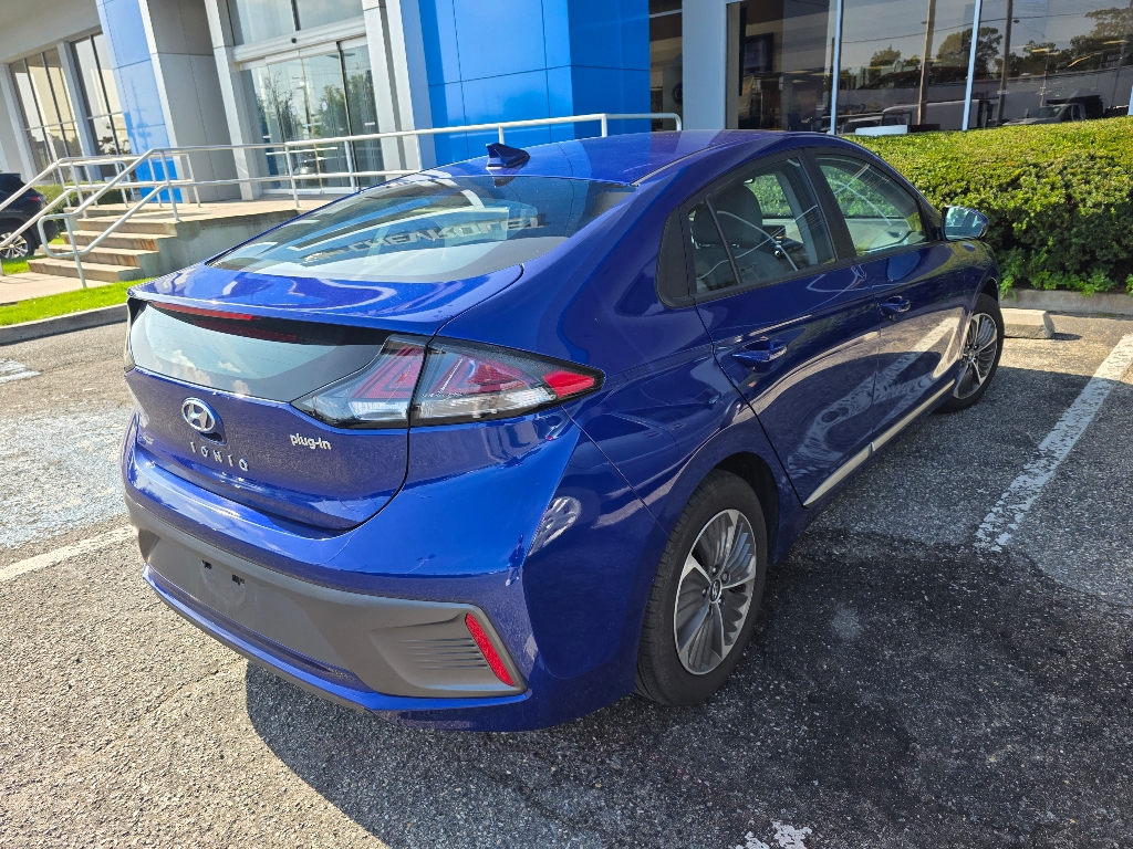 2021 Hyundai Ioniq Plug-In Hybrid SE photo 3