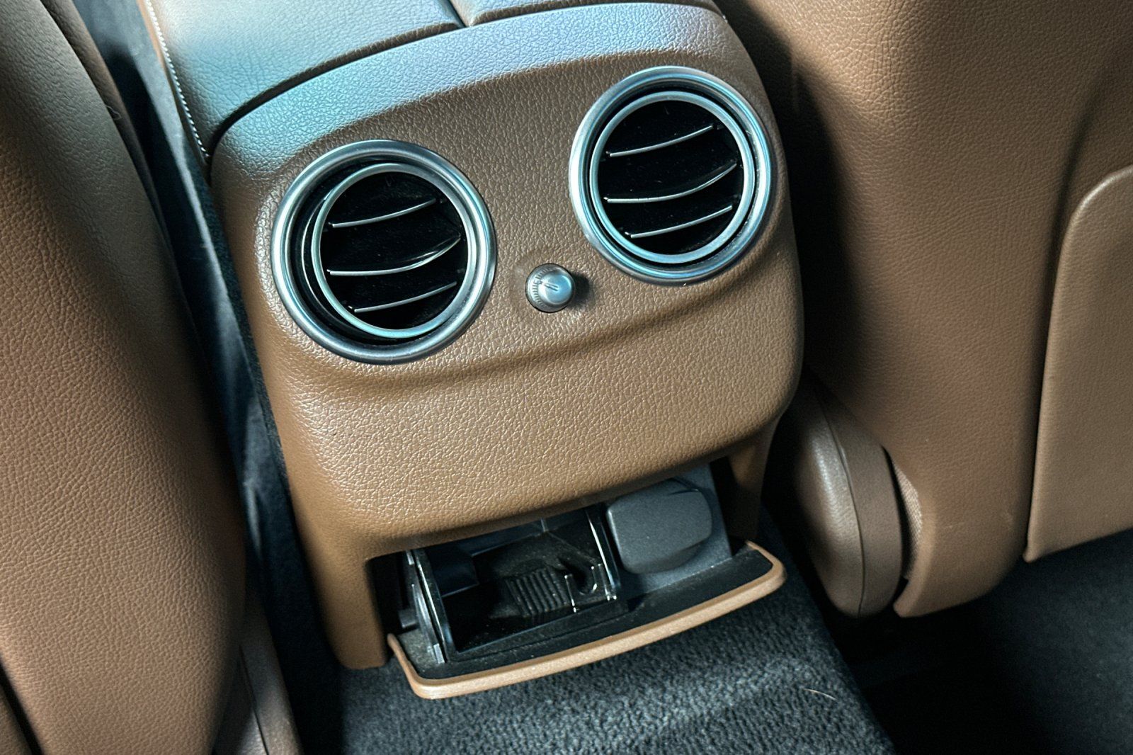 2020 Mercedes Benz E 350 Sedan photo 21