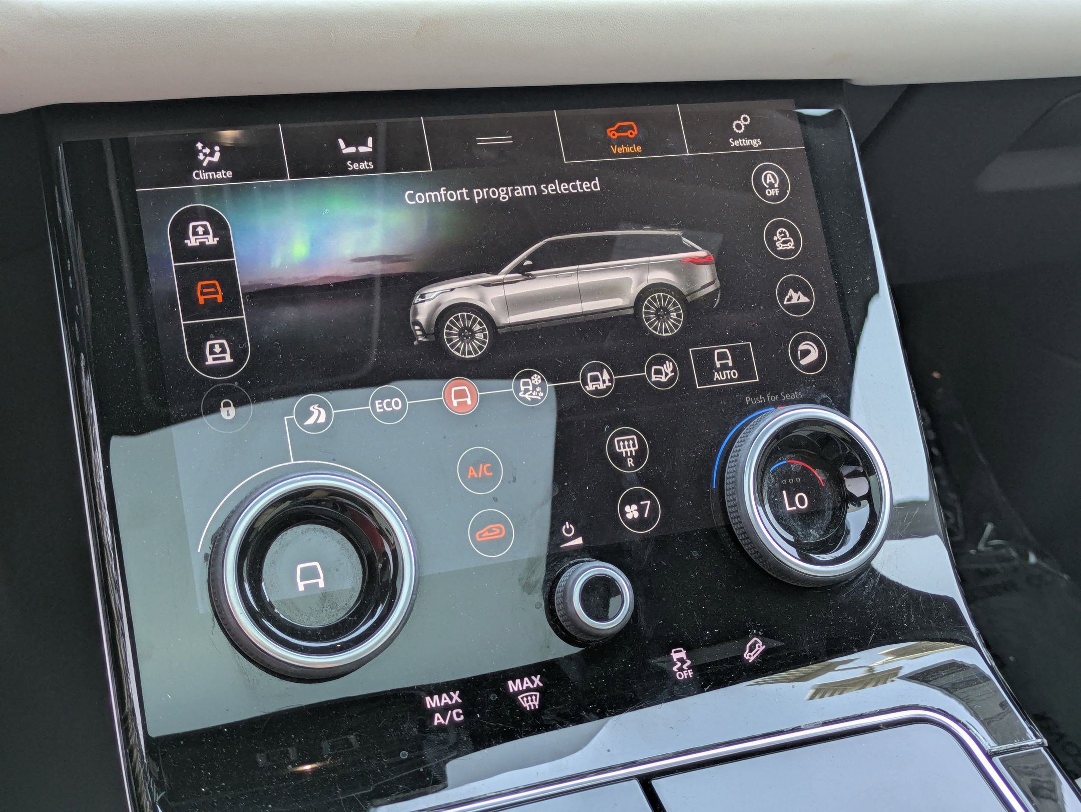 2020 Land Rover Range Rover Velar R-Dynamic HSE photo 22