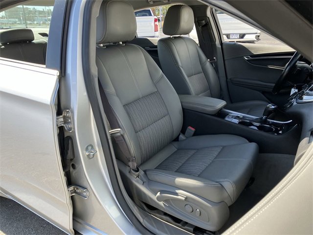 2017 Chevrolet Impala 1LT photo 14