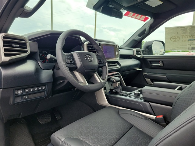 2025 Toyota Tundra SR5 CrewMax photo 18