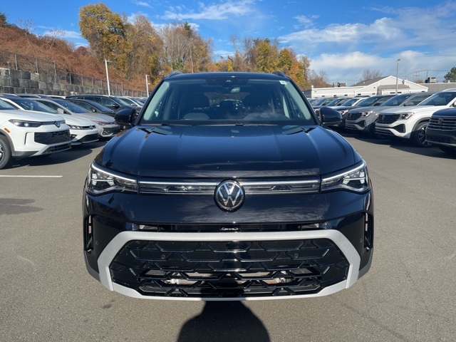 2025 Volkswagen Taos SEL photo 4