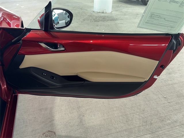 2017 Mazda MX-5 Miata RF Miata Grand Touring photo 8