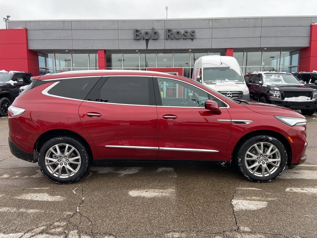 2024 Buick Enclave Essence's photo
