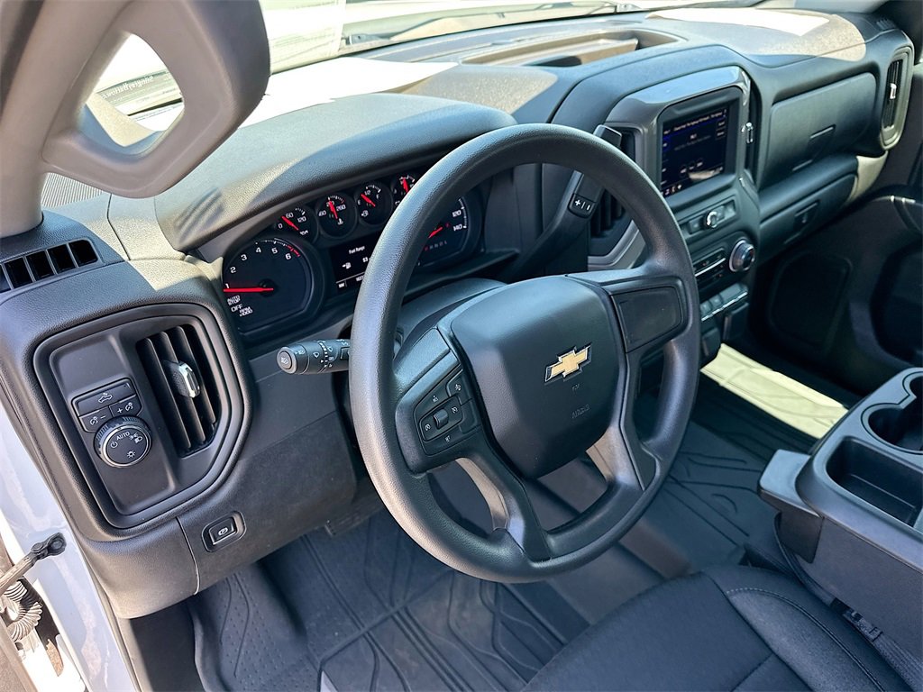 2023 Chevrolet Silverado 1500 Custom photo 9